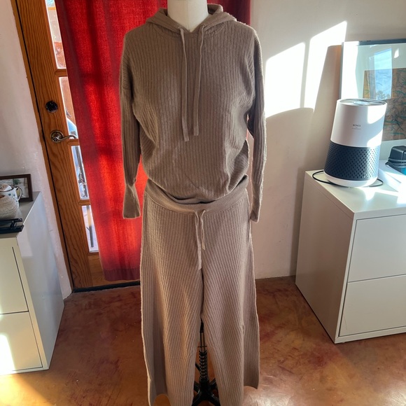 Lauren Ralph Lauren Cashmere Pajamas - Tan - Picture 2 of 3